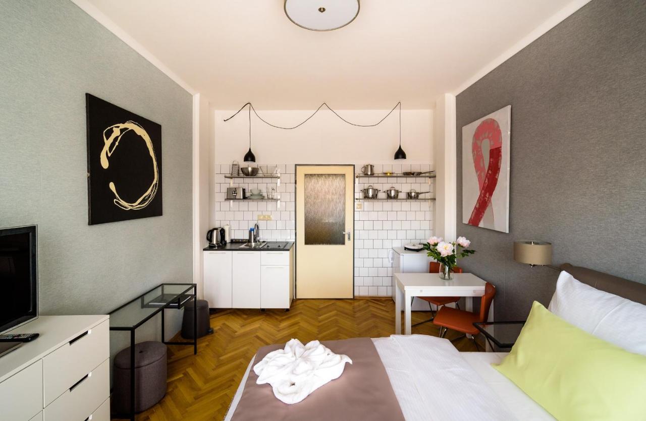 Michal&Michael'S Central Apartments Praha Bagian luar foto