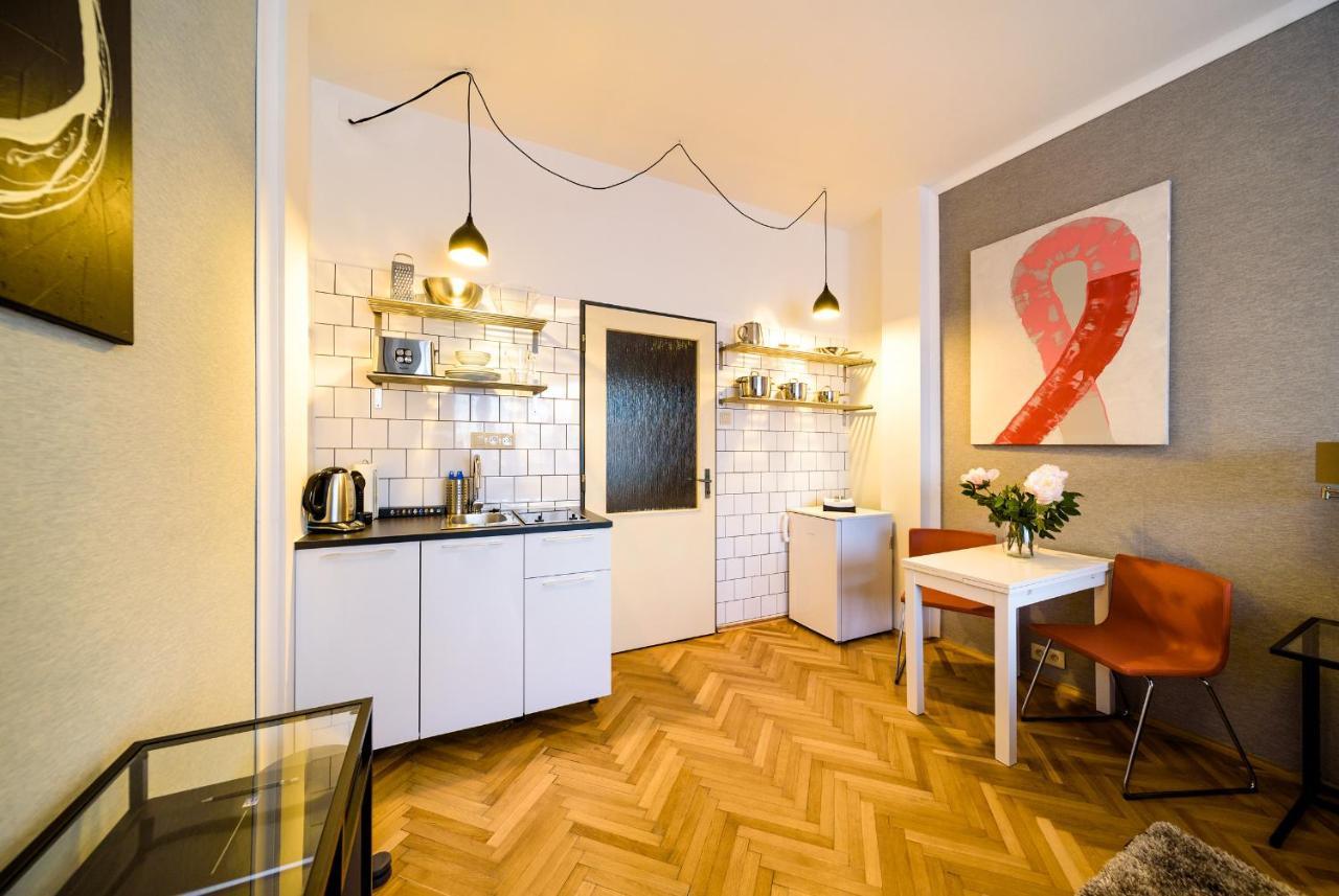 Michal&Michael'S Central Apartments Praha Bagian luar foto